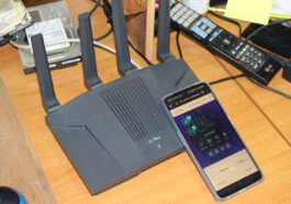 Examen du routeur WiFi 6 GL.iNet GL-MT6000 "Flint 2" - Partie 1 : Déballage, démontage et premier essai