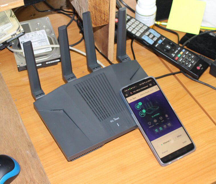 Examen du routeur WiFi 6 GL.iNet GL-MT6000 "Flint 2" - Partie 1 : Déballage, démontage et premier essai 1 Examen du routeur WiFi 6 GL.iNet GL-MT6000 "Flint 2" - Partie 1 : Déballage, démontage et premier essai