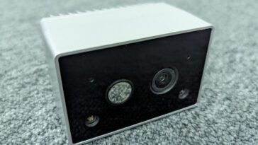 Luxonis OAK Thermal - Une caméra thermique PoE avec accélérateur Myriad X AI, connecteurs étanches M12 et M8