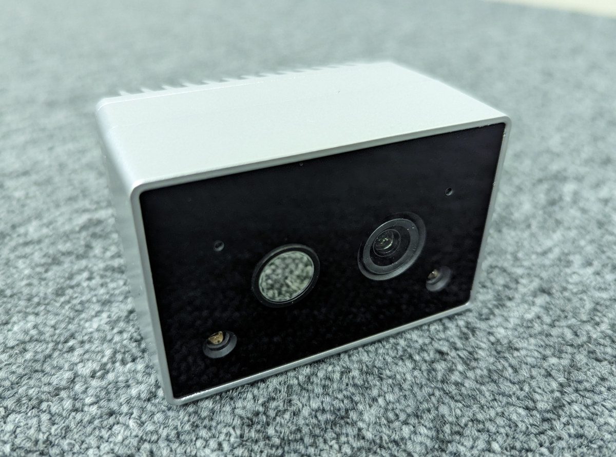 Luxonis OAK Thermal - Une caméra thermique PoE avec accélérateur Myriad X AI, connecteurs étanches M12 et M8