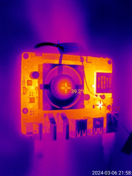 Température IR du ventilateur de refroidissement Radxa Rock 5B SBC