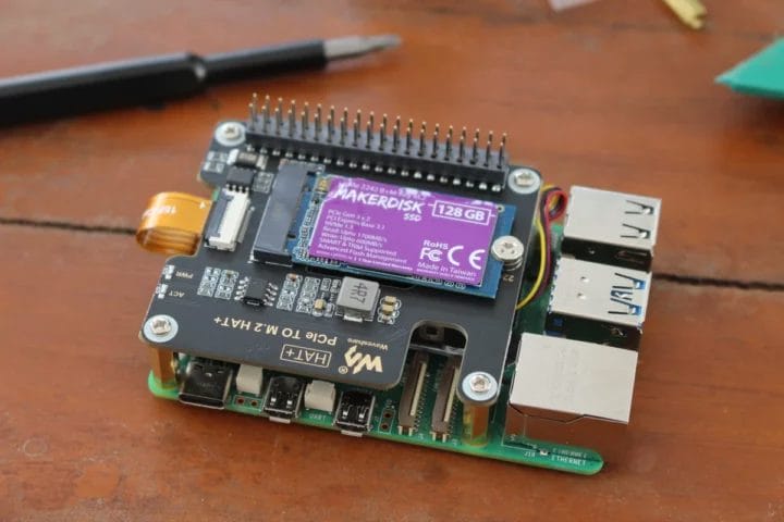 Cytron MAKERDISK 128 Go M.2 2240 NVMe SSD Raspberry Pi 5 Cytron MAKERDISK 128 Go M.2 2240 NVMe SSD Raspberry Pi 5