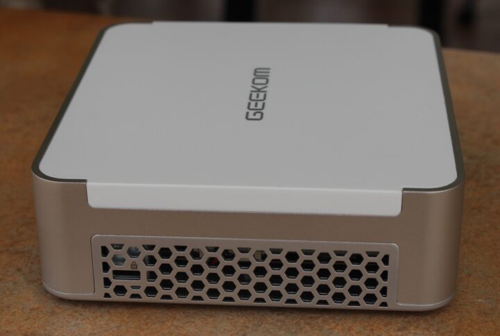 Orifices de ventilation du mini PC Verrou Kensington