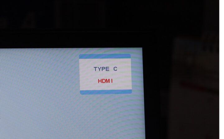 menu source de signal USB-C HDMI