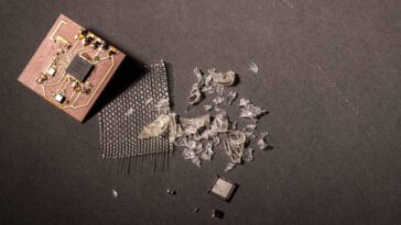 Vitrimer Based Recyclable PCB