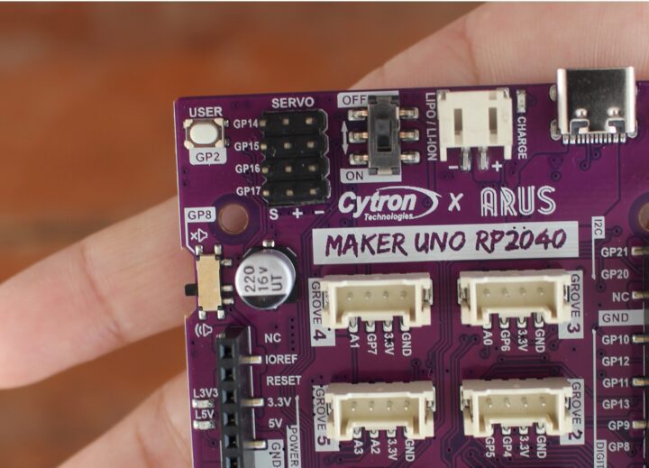 Maker Uno RP2040 avec quatre ports servo