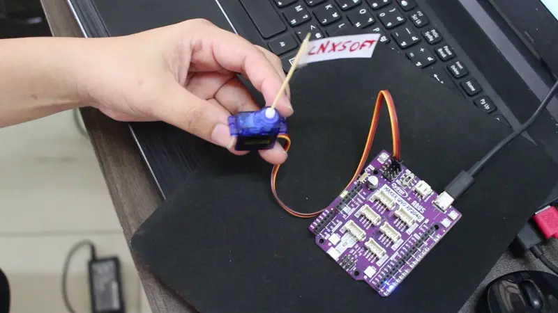 Micro servomoteur Maker Uno RP2040