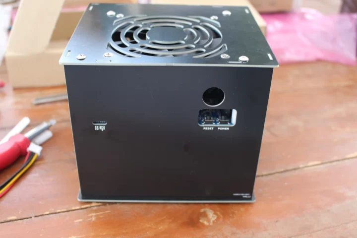 Boutons d'alimentation de réinitialisation LED du boîtier de type 3