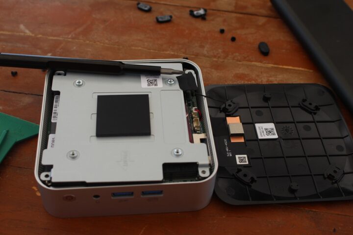 Démontage du mini PC GEEKOM A8 Démontage du mini PC GEEKOM A8