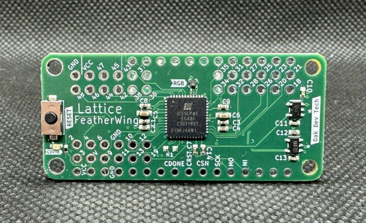 Lattice FeatherWing, une carte complémentaire alimentée par iCE40 pour Adafruit Feather Lattice FeatherWing, une carte complémentaire alimentée par iCE40 pour Adafruit Feather