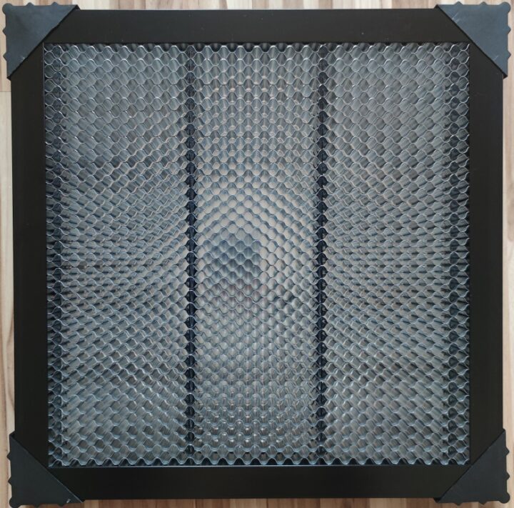 Graveur laser pour panneaux en nid d'abeille Graveur laser pour panneaux en nid d'abeille