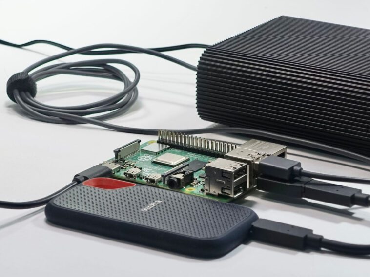 Actualité du logiciel SBC - Armbian 24.5.1, DietPi 9.4 et serveur Otii pour le Raspberry Pi 4/5 1 Qoitech Otii Raspberry Pi 4