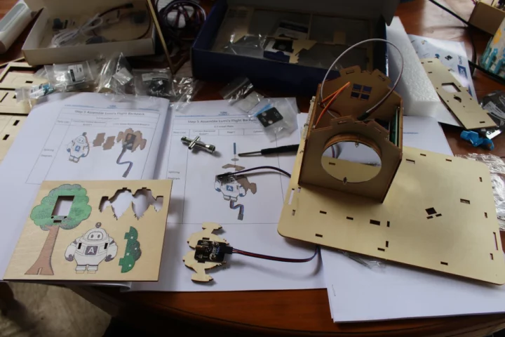 Machine à voyager dans le temps avec miroir temporel ACEBOTT Machine à voyager dans le temps avec miroir temporel ACEBOTT