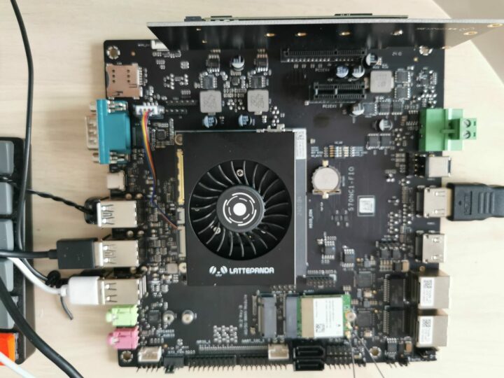 Vue de dessus du support complet LattePanda mu