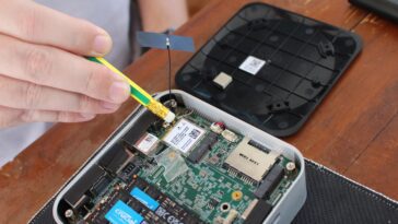Comment réparer/remplacer une antenne WiFi dans un mini PC