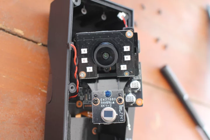 Caméra Napcat R1 avec capteur de mouvement LED