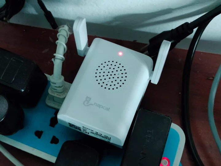 Napcat Home Base branchée