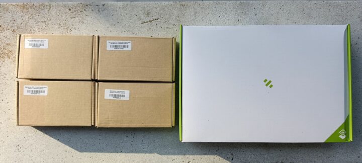 Colis reçus. Colis reçus.