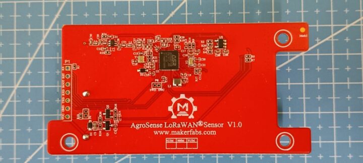 La face inférieure de la carte mère. Carte mère des capteurs AgroSense LoRaWAN.
