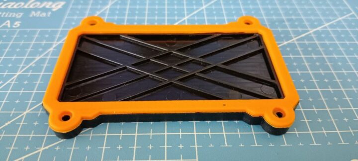 Un joint en caoutchouc silicone de 2 mm d'épaisseur. Un joint en caoutchouc silicone de 2 mm d'épaisseur.