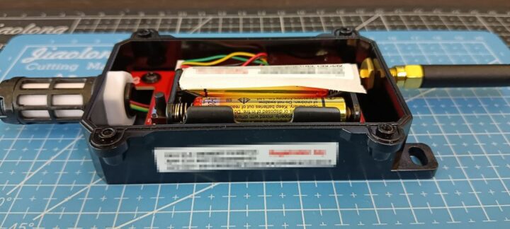 Étiquette EUI et KEY de l'appareil. Étiquette EUI et KEY de l'appareil sur le capteur AgroSense LoRaWAN