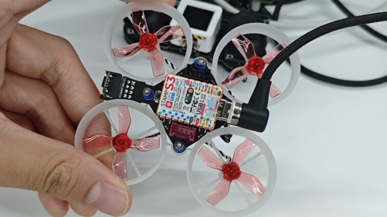 Le drone WiFi M5Stamp Fly ESP32-S3 est contrôlé par le contrôleur de joystick WiFi M5Atom à l'aide d'ESPNOW 1 M5Stamp Fly ESP32 Drone