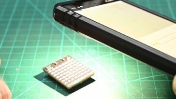 Programming Microcontroller using LEDs as light sensor