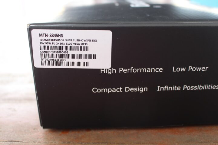 Autocollant MTN-8845HS pour mini-ordinateur Autocollant MTN-8845HS mini PC avec processeur Ryzen 7 8845HS