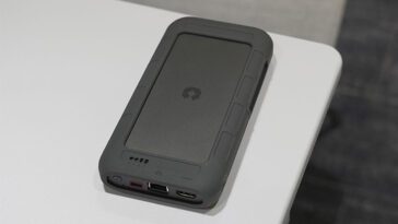 UnifyDrive UT2 - A compact NAS powered by Rockchip RK3588C with NVMe SSD support and AI-driven storage management (Crowdfunding)