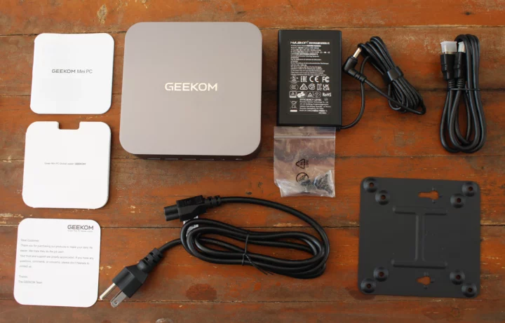 GEEKOM GT1 Méga Déballage