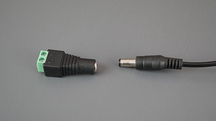 Adaptateur de prise d'alimentation CC