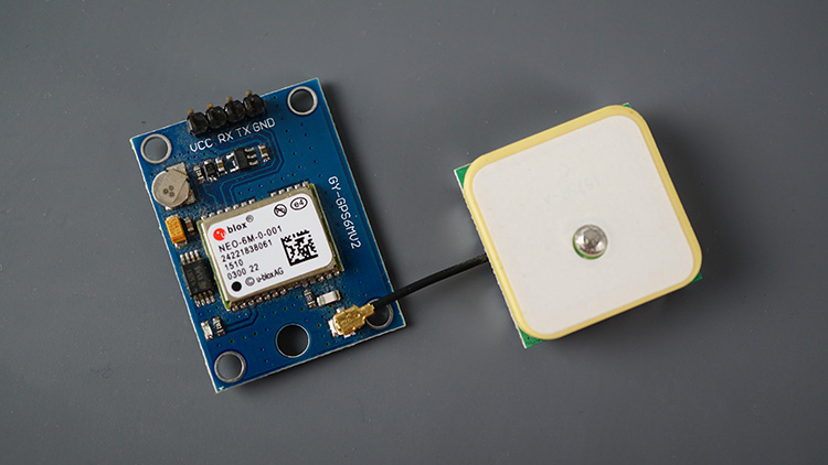 ESP8266 NodeMCU avec module GPS NEO-6M (Arduino) 3 Module GPS NÉO-6M