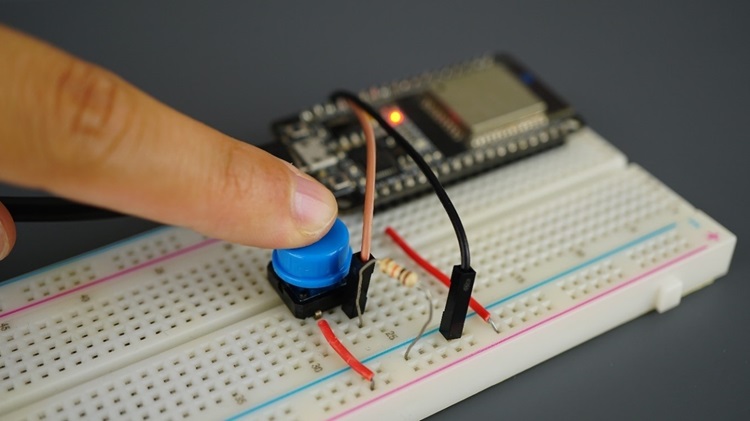 Réveil externe en veille profonde ESP32 avec bouton-poussoir