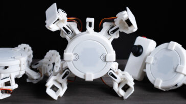 La plate-forme robotique modulaire open source CYOBOt v2 basée sur ESP32-S3 prend en charge jusqu'à 16 servos (financement participatif)