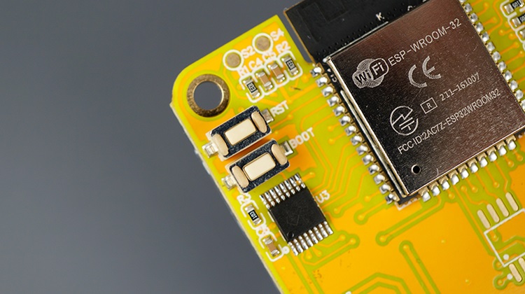 ESP32 Écran jaune bon marché BOOT et bouton RST de réinitialisation