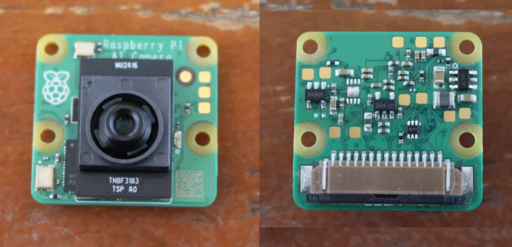 Gros plan sur la carte de la caméra Raspberry Pi AI