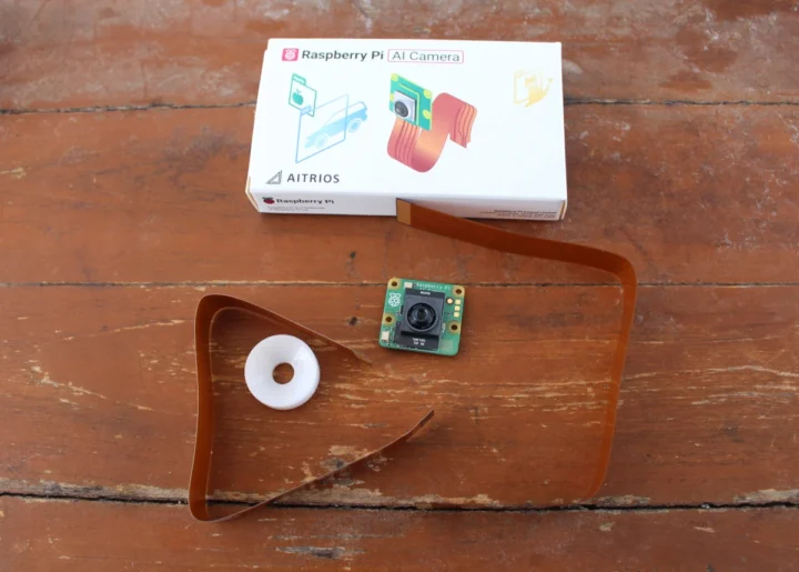 Contenu du package de la caméra Raspberry Pi AI