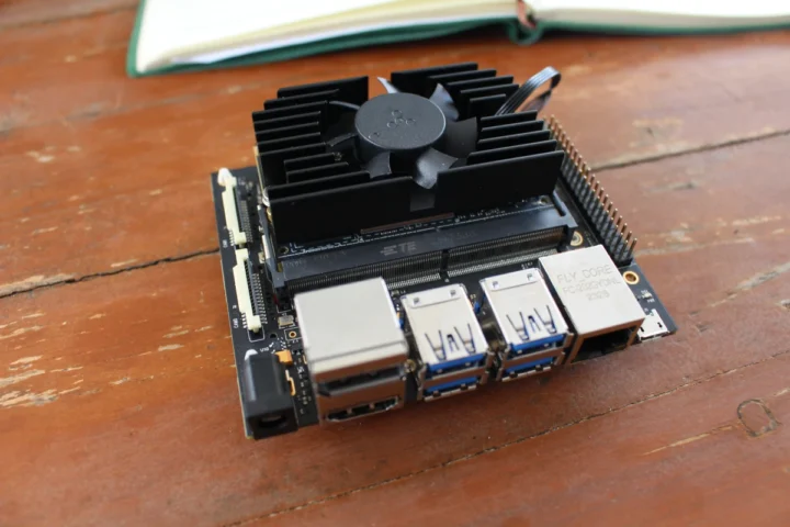 Cadeau du kit de développement Mixtile Core 3588E