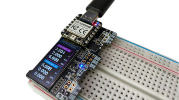 XIAO Powerbread est une alimentation et un compteur pour planche à pain basés sur une carte XIAO RP2040 ou ESP32 USB-C