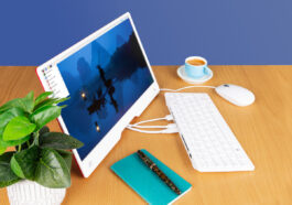 Lancement du PC clavier Raspberry Pi 500 avec un moniteur Raspberry Pi de 15,6 pouces