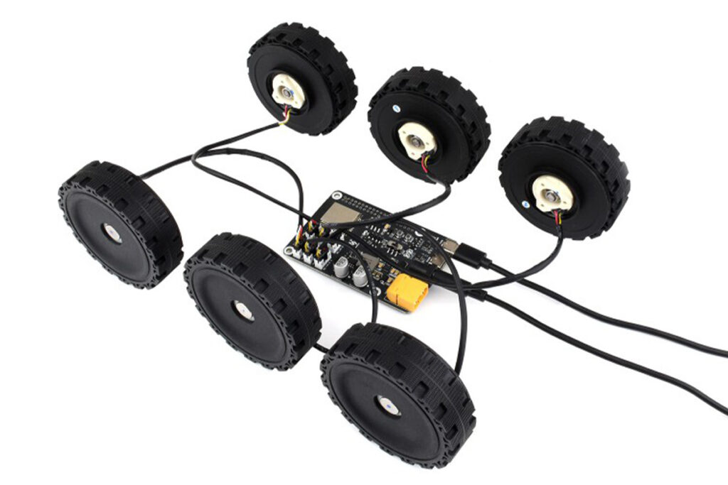 Le pilote HAT (B) Waveshare DDSM basé sur ESP32 pour Raspberry Pi prend ...