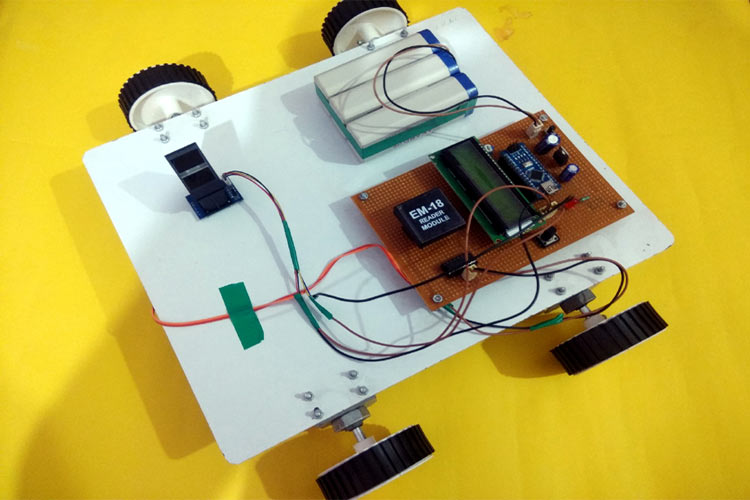 Système d'allumage de la voiture à base d'empreintes digitales utilisant Arduino et RFID Système d'allumage de la voiture à base d'empreintes digitales utilisant Arduino et RFID