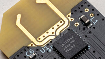 SPARK SR1120 UWB transceiver