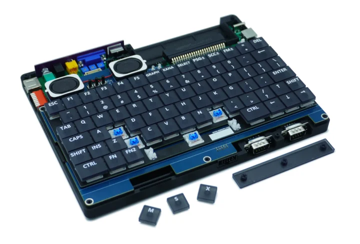 OneChipBook-12 Design modulaire avec clavier mécanique, haut-parleurs, etc ...