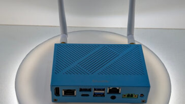 Shuttle FTL1 IoT Edge gateway with Twin Lake/Amston Lake CPU