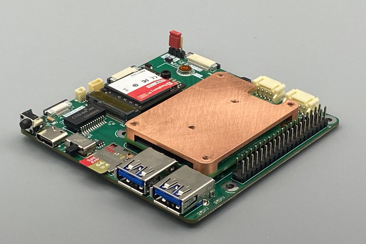BentoIO-CMX1 low-profile RPi CM5 carrier board