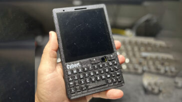 CyberT. Beta handheld Linux computer