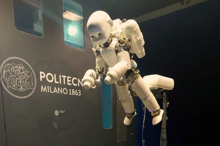 iRonCub3 Humanoid Robot Achieves Jet-Powered Flight