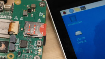 Raspberry Pi 5 microSD Express card