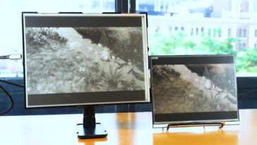 Modos Paper Grayscale or Color E-Ink displays